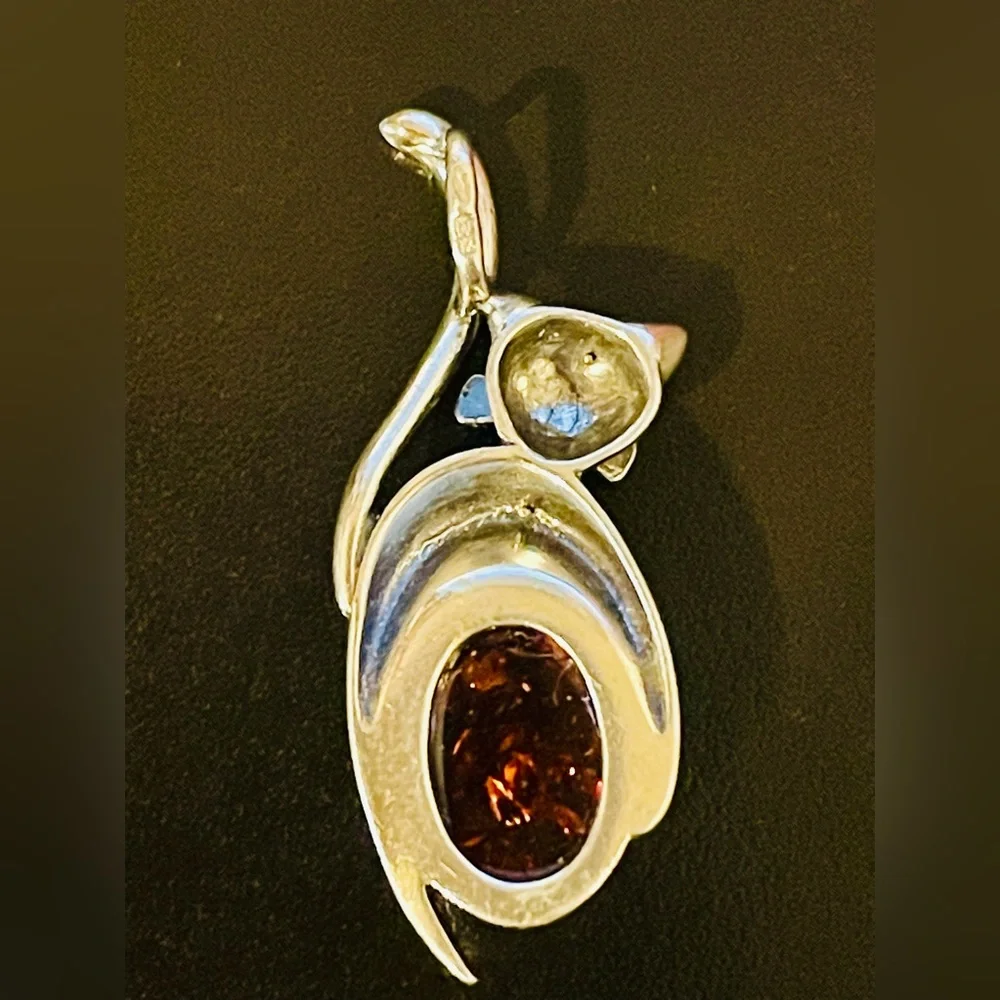 Baltic Amber and Sterling Silver 925 Cat Pendant - Picture 5 of 11